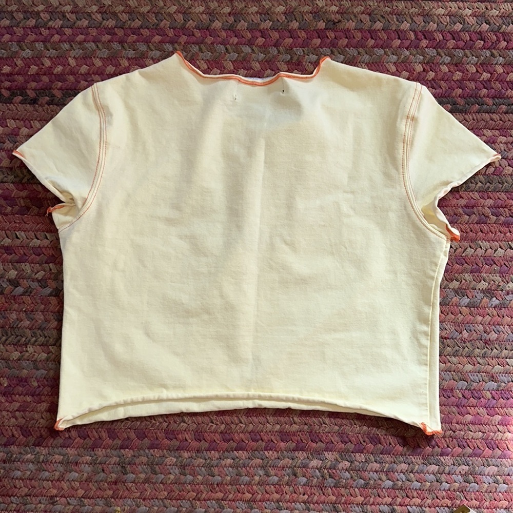 CIDER GUMMY BEAR DADDY EMBRIODERED GRAPHIC CROP TOP TEE - Picture 3 of 3